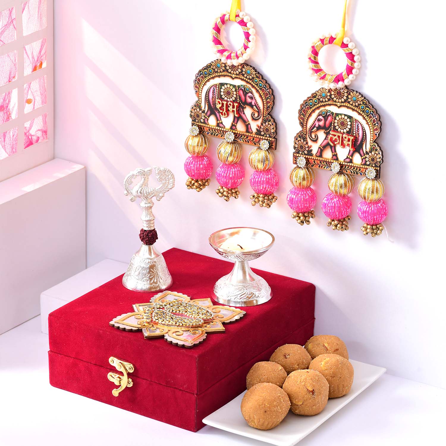 Diwali Gift Hampers for Parents and Siblings Living in America